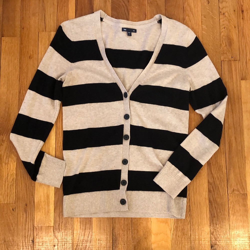 Gap cardigan